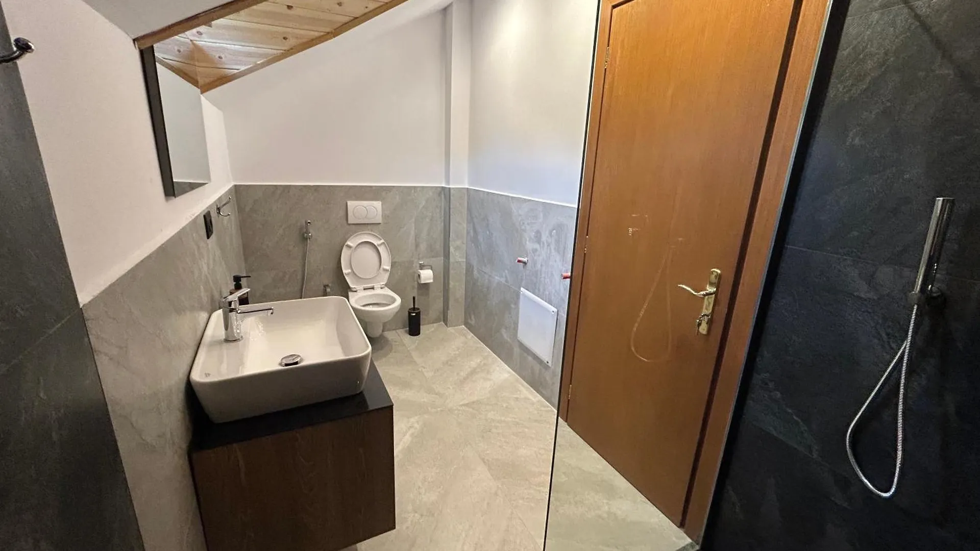 Bujtina Terthorja Hotel Theth Albania