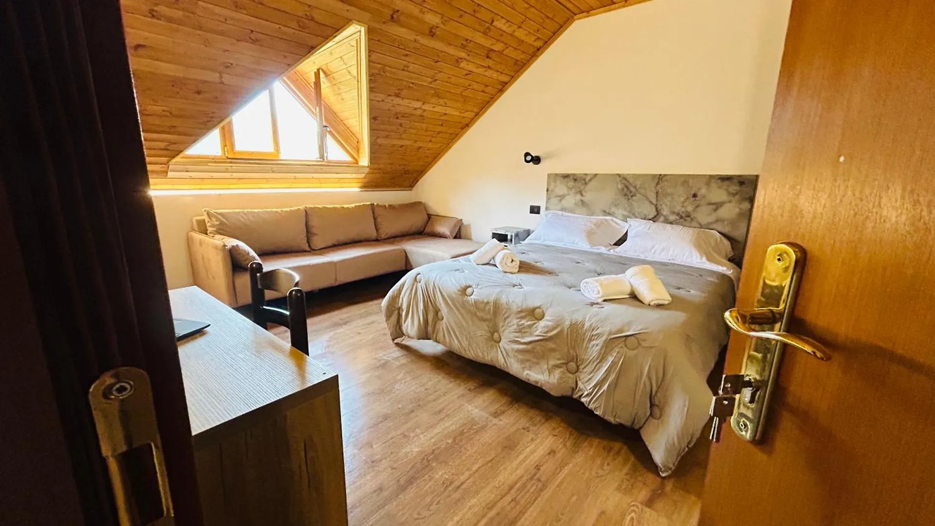 Bujtina Terthorja Hotel Theth
