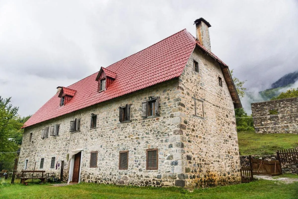 Bujtina Terthorja Hotel Theth
