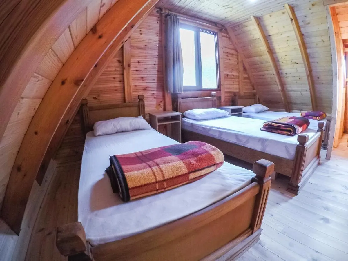 Hotel Bujtina Terthorja Theth Affittacamere